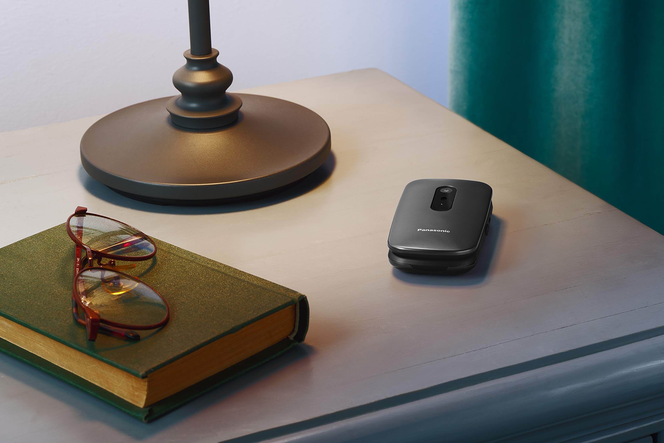 Panasonic KX-TU446EXG 2G Seniorenhandy ohne Vertrag (SOS-Notruftaste, Stoßfest, Sprachverstärker, große getrennte Tasten, große Schrift und Nummernanzeige, 2,4 Zoll Farbdisplay, Klapphandy, grau