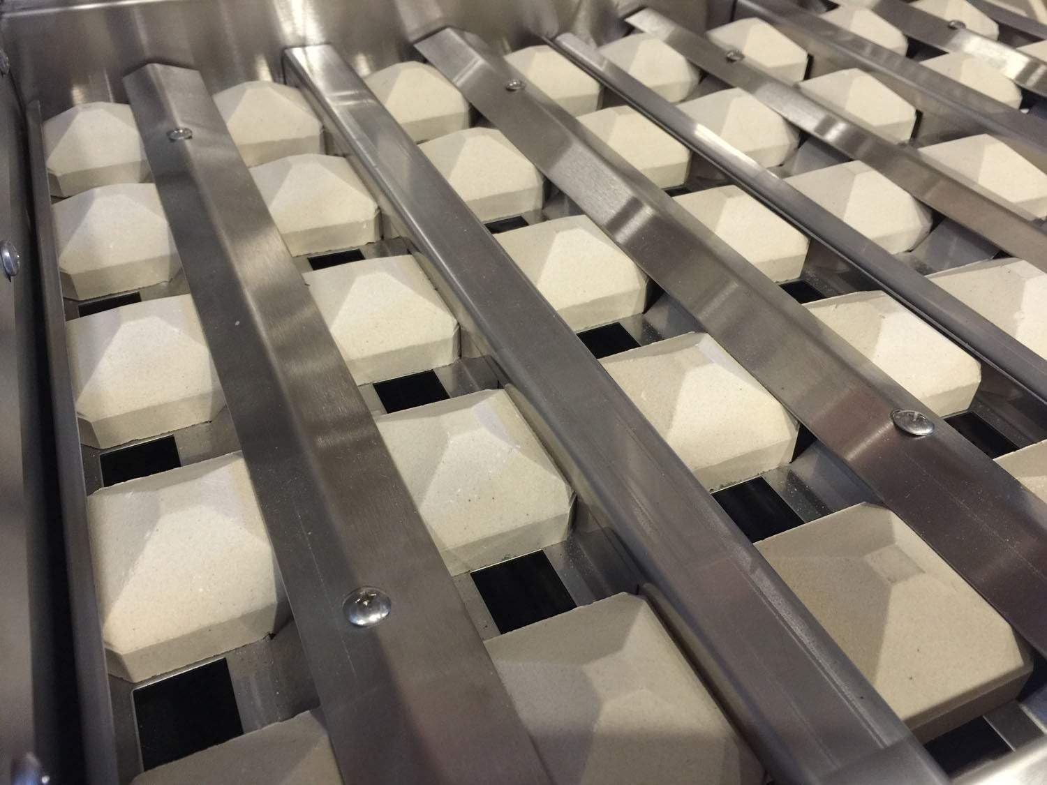 review Delta Heat Built-In Grill (DHBQ32G-C-N), 32-Inch, Natural Gas