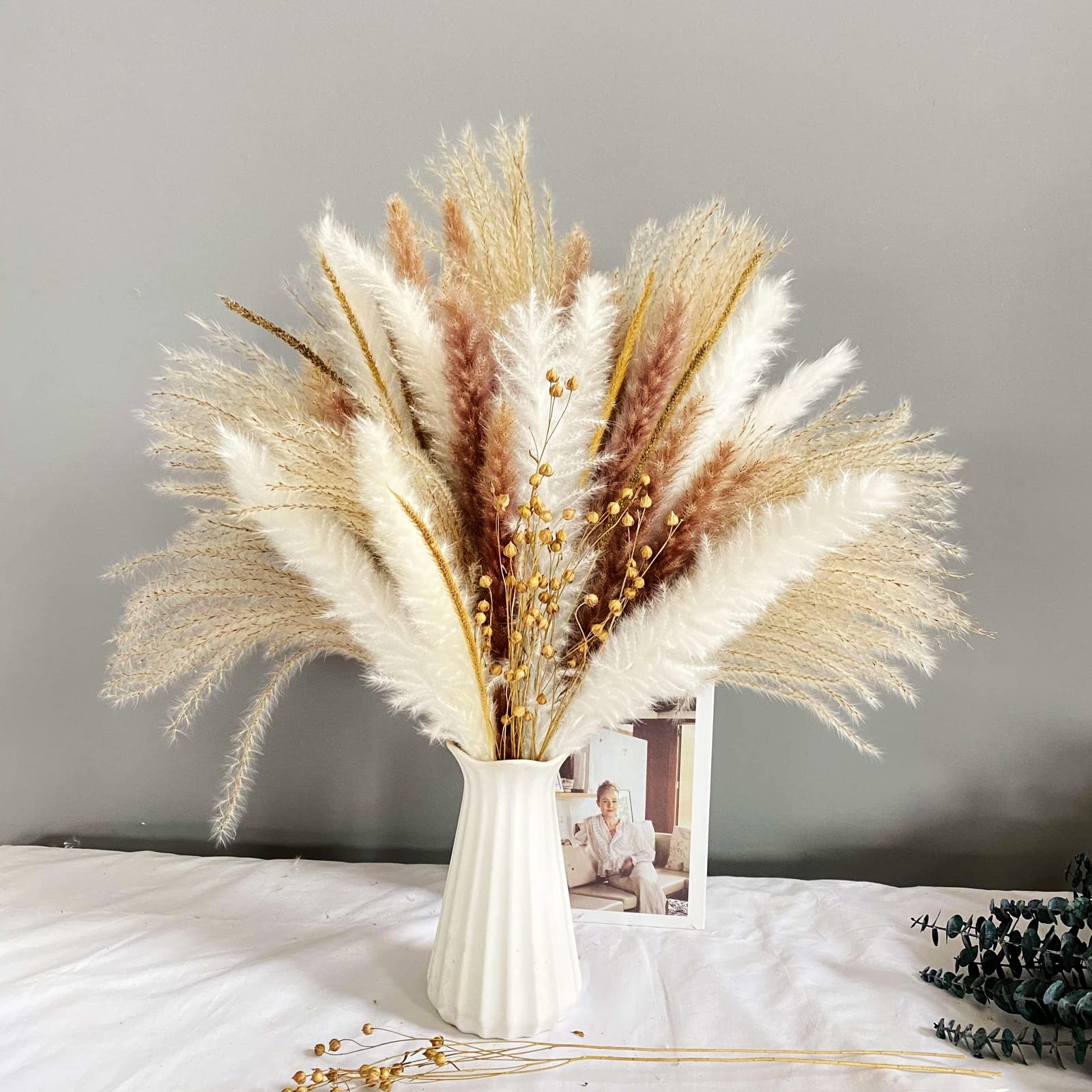 90Pcs Natural Pampas Grass Natural Dried Flowers Bouquet Fluffy Pampas Grass Decor with 5 Different Flower Variants Ideal for Vases Decoration Boho Room Decor Wedding Decor