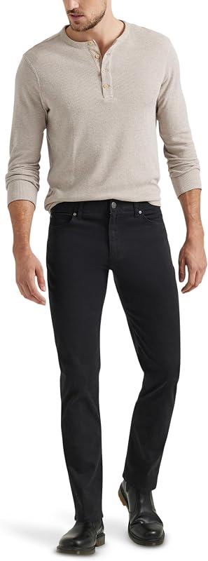 Men's Performance Series Extreme Motion Straight Fit Tapered Leg Jean, Black, 40W x 32L