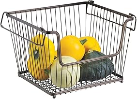 mDesign - Cesta almacenaje apilable con apertura frontal y asas color bronce - Organizador cocina de acero de alta calidad - Uso universal en la cocina, despensa o baño 