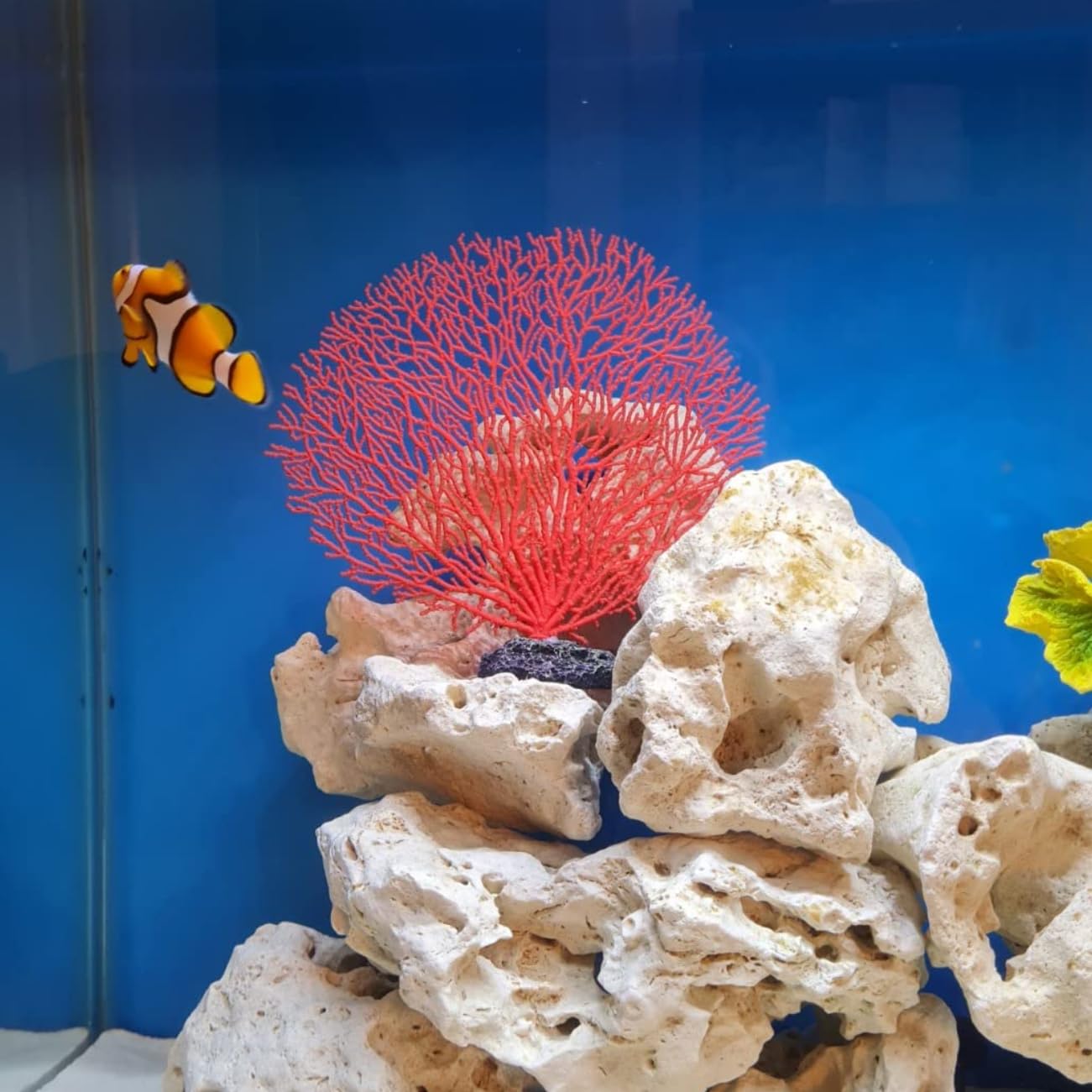 Tissting Artificial Coral Plants, Realistic PVC Aquarium Decor with Weighted Base for Fish Tank, Tropical Reef Design for Marine Enthusiasts and Home Office Decor