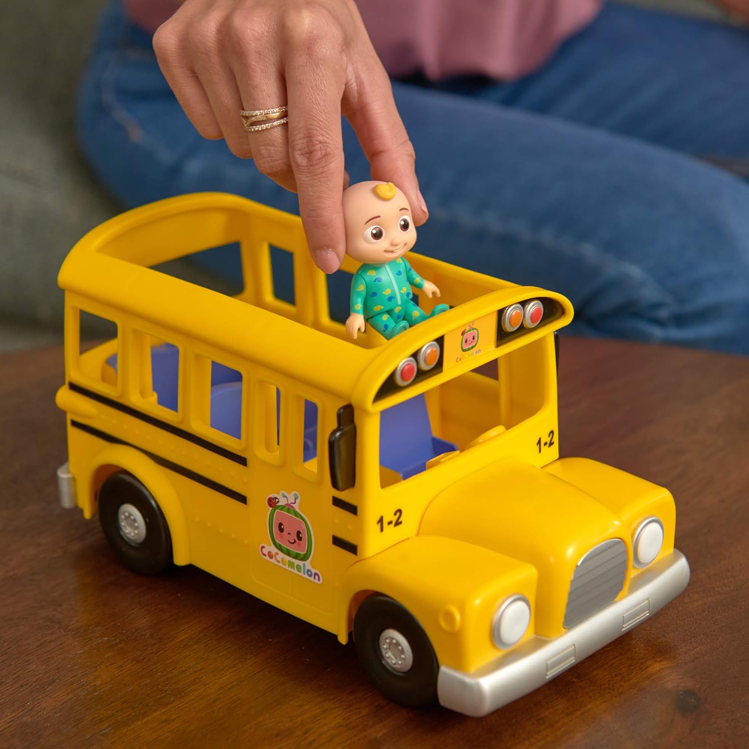 Cocomelon Musical Yellow School Bus, Plays ‘Wheels on The Bus,’ Featuring Removable JJ Figure – Character Toys for Babies, Toddlers, and Kids: Toys & Games