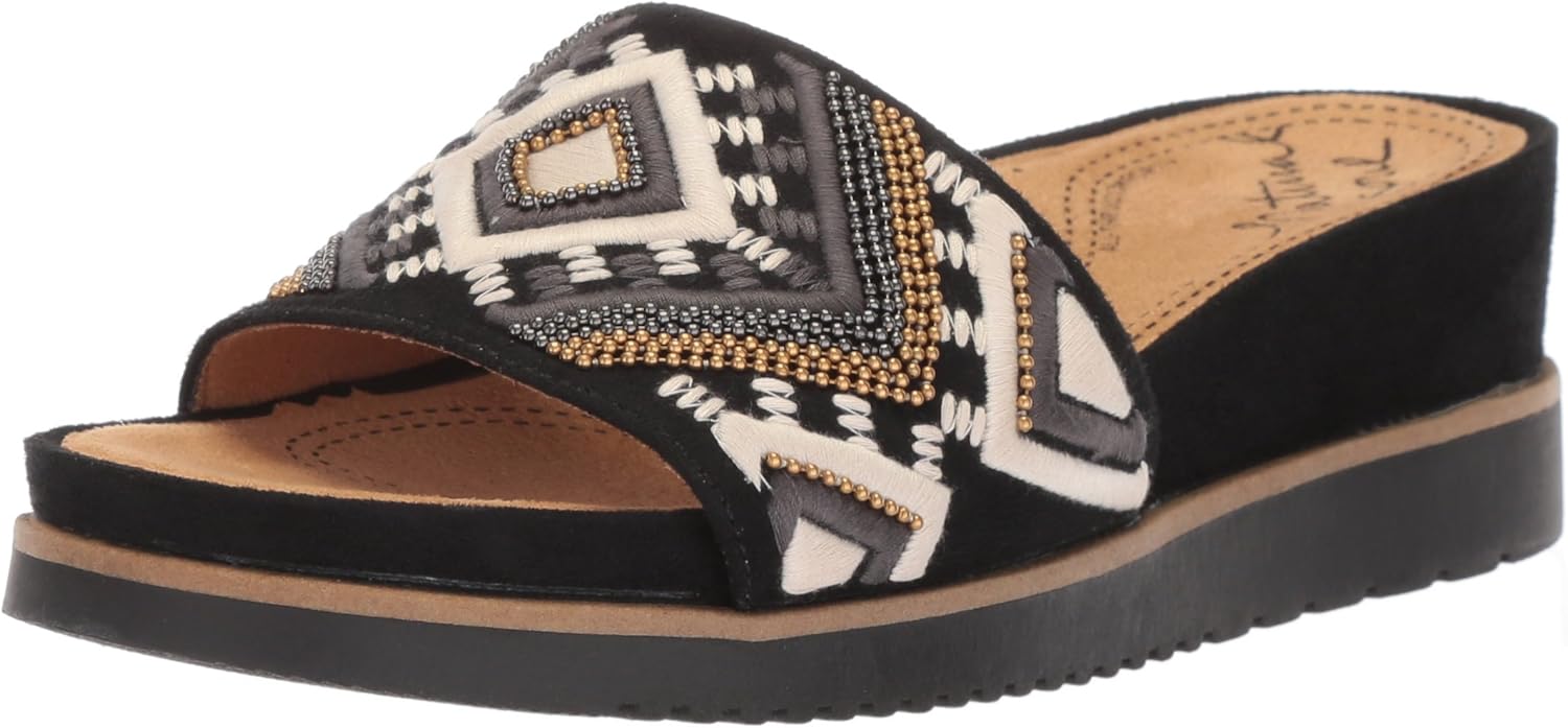 soul naturalizer kaila sandal