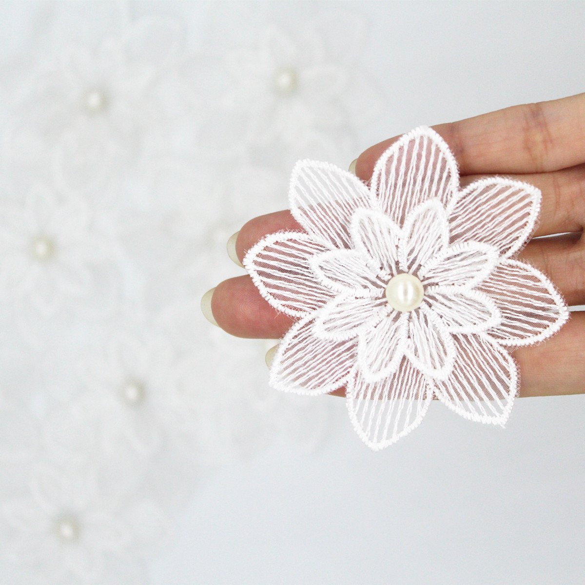 Photo 1 of (Pack of 10) Embroidery White Flowers Sew On Patch Badge Wedding Bridal Dress Embroidered Applique DIY (White)