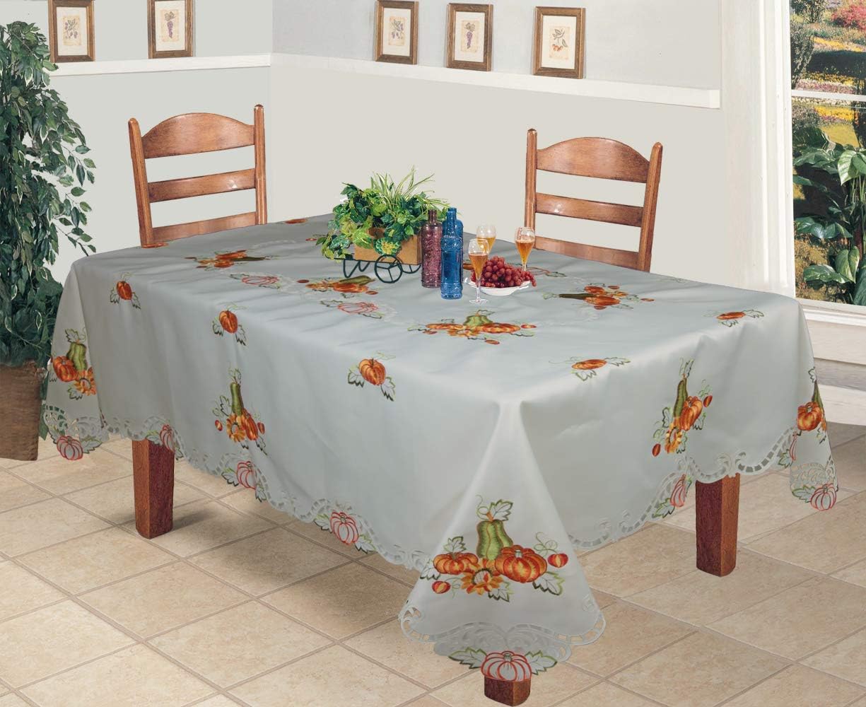 Best table cloth 60′ x 126′, with matching napkins