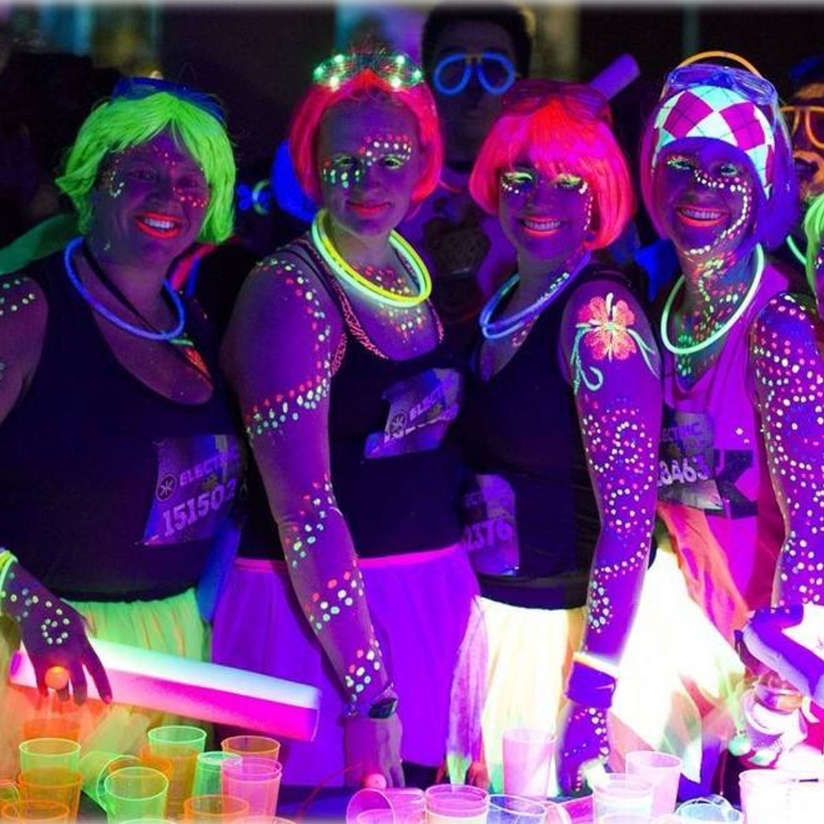 UV LED Black Light Fixture, Leciel 6LEDx3W Blacklight Lamp for for Glow Party and Holidays