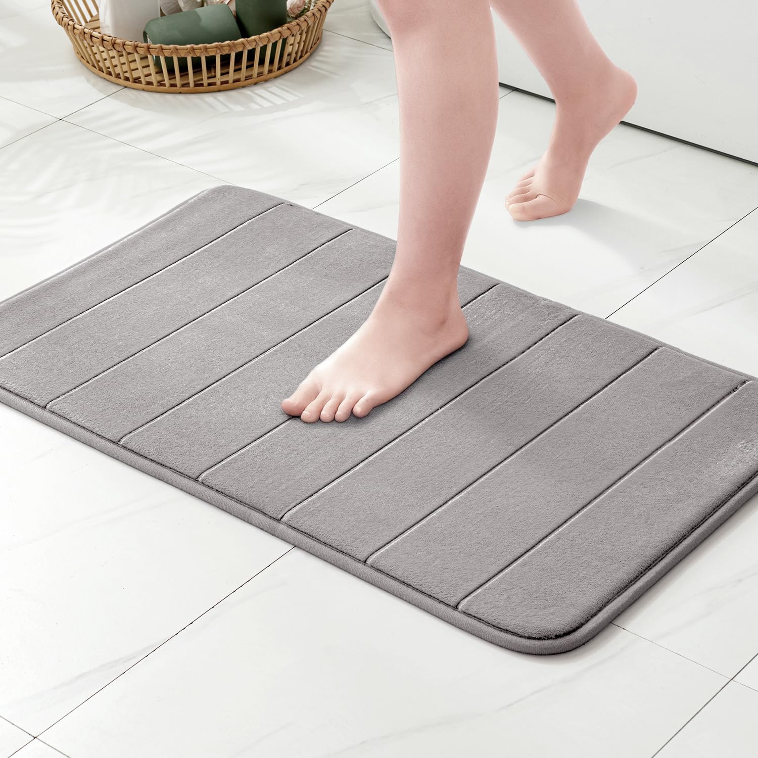 MIULEE Memory Foam Bath Mat Non Slip Coral Fleece Softness Highly Absorbent Washable Bathroom Rug Bath Mats for Bathroom Kitchen Entrance 50x80 cm Gray