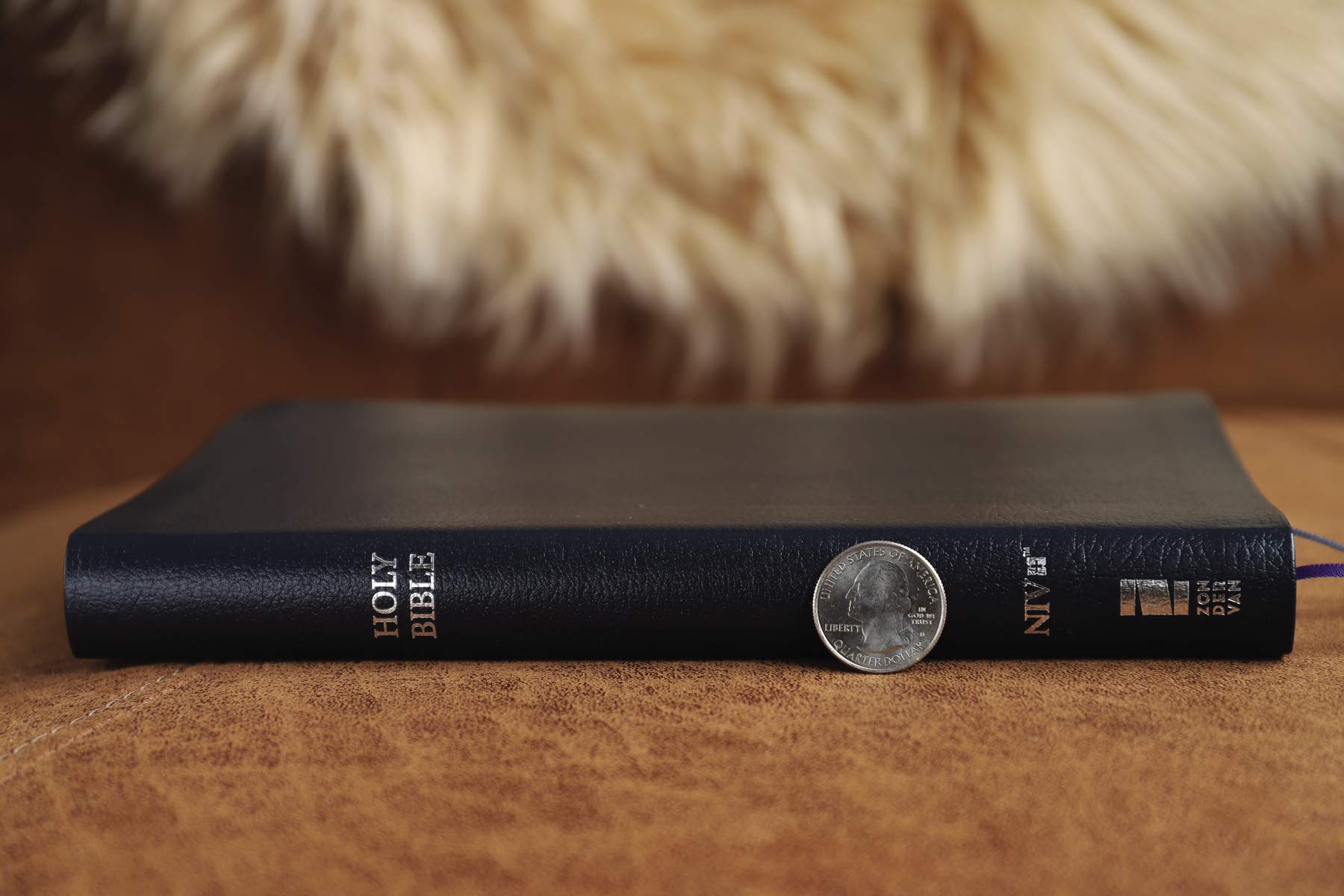 NIV, Thinline Bible, Bonded Leather, Navy, Red Letter, Thumb Indexed, Comfort Print