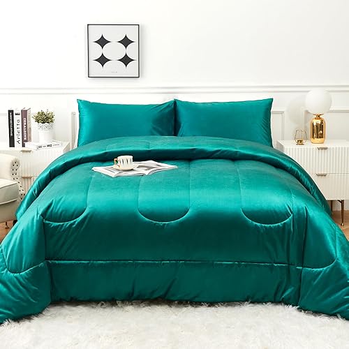 HCORA Queen Comforter Set - Luxury Glossy Velvet, Green, Ultra Soft Warm Bedding for Winter - 3PC (1 Comforter + 2 Pillowcases)