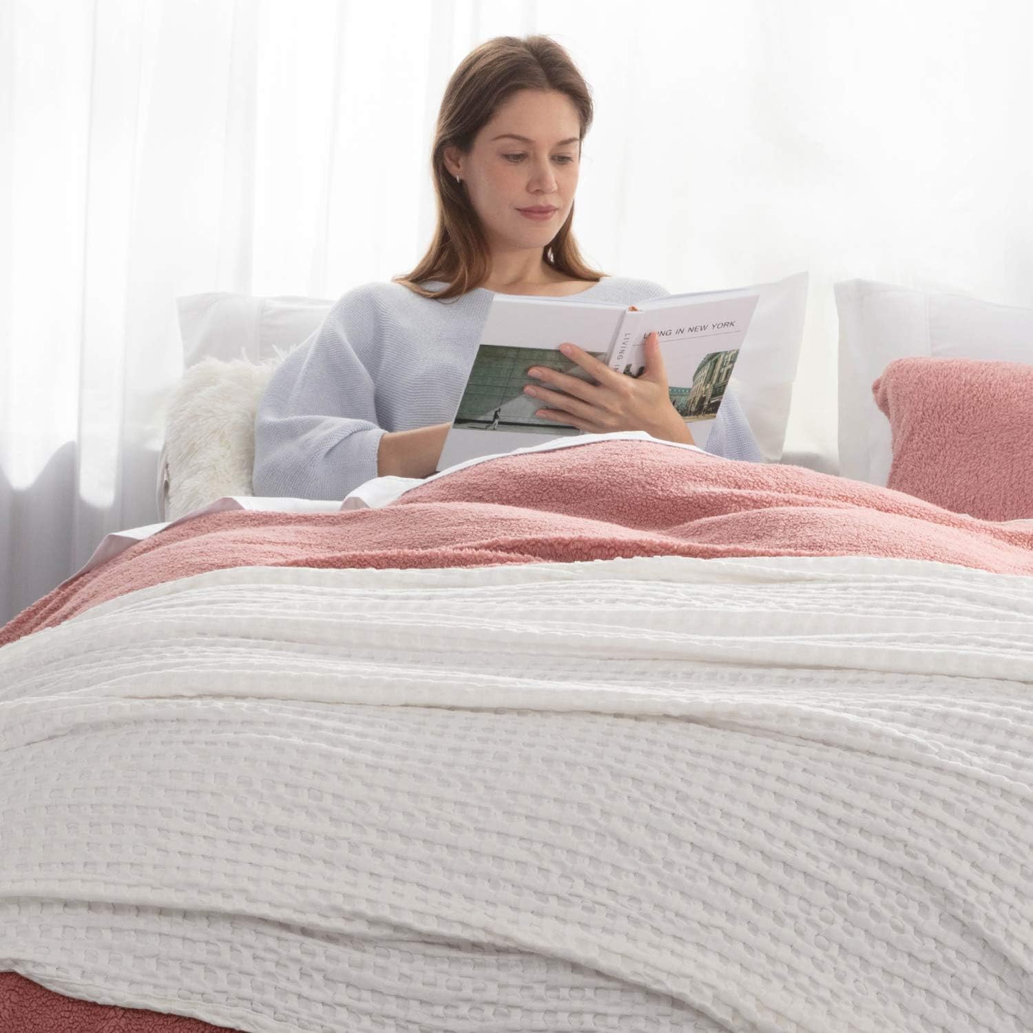 Bedsure 50% Cotton 50% Bamboo Blanket, Waffle Weave Blanket for Couch/Bed, Soft Lightweight Blanket for All Season(Full/Queen Size, 90 x 90'', White): Kitchen & Dining
