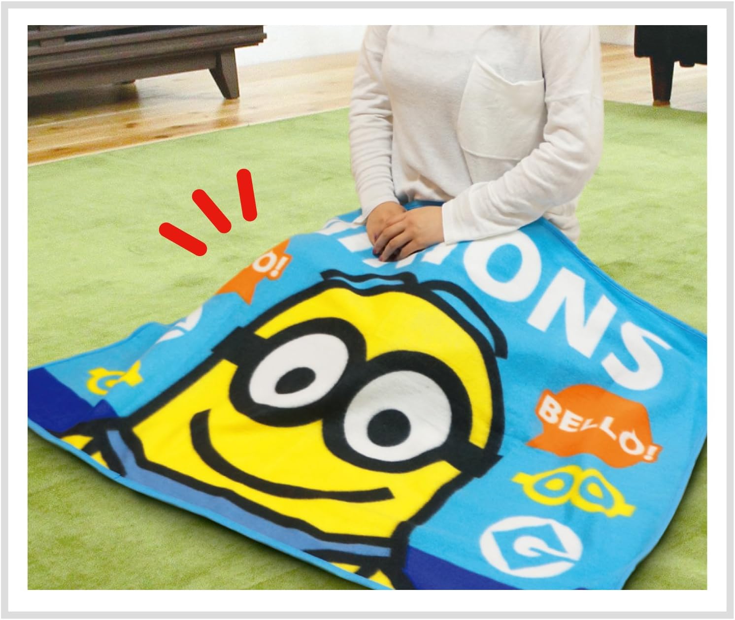 Amazon ミニオン フリース ひざ掛けブランケット ブルー 100cm 70cm ブランケット 毛布 オンライン通販