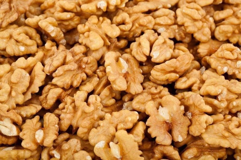 Freshly-Harvested-California-US-1-Raw-shelled-Walnuts (1)