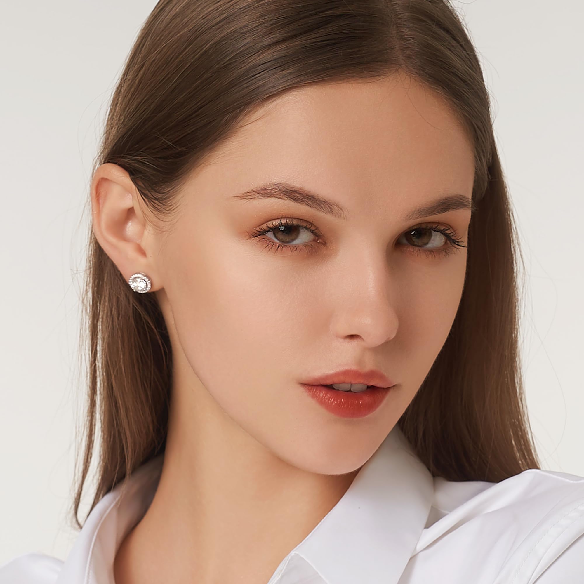 QUEENOU Moissanite Stud Earrings, VVSI Quality D Color Round Cut, Lab Created 925 Sterling Silver with 18K White Gold Plated, Double Halo Design – Idea Gift for Women Men