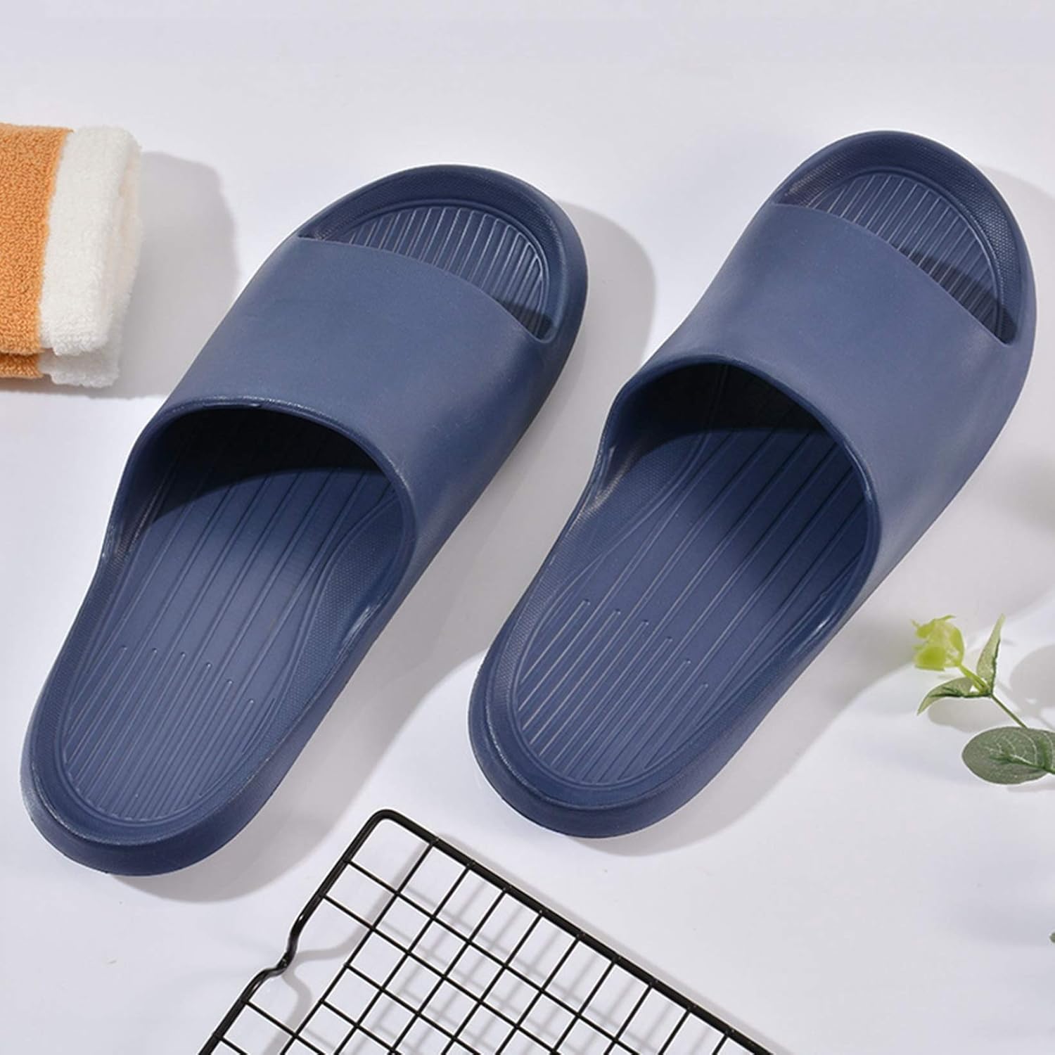 Amazon Co Jp 2点セット スリッパ ペアルック 夏用 ルームスリッパ レディース メンズ 無地 軽量 滑り止め 室内履き替え ルームシューズ カジュアル おおきいサイズ 通気 涼しい お風呂 家族 来客用 アウトドア ホーム キッチン