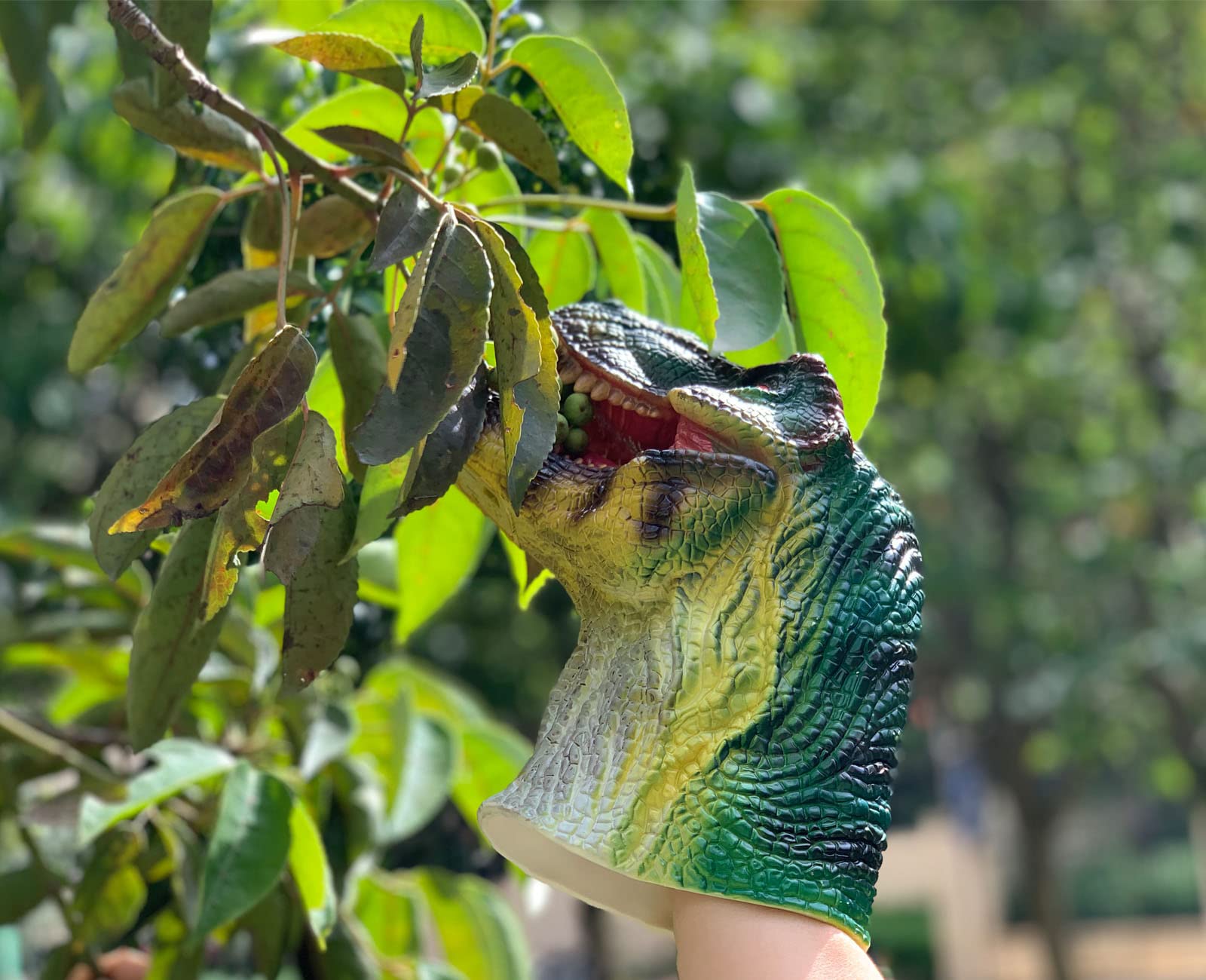 Gemini&Genius Dinosaur Toys Tyrannosaurus Rex Puppets with Audio Support, Dinosaurs Hand Puppet Halloween Scary Toys Role Play and Party SuppliesToys for Kids 3-12 Years Old