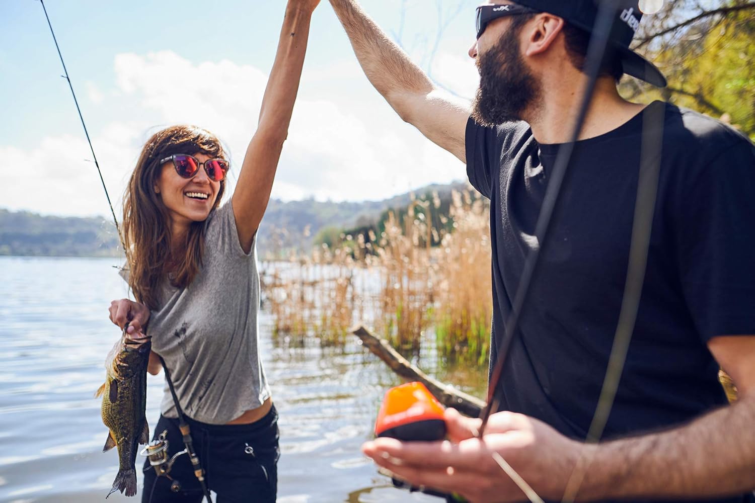 Deeper Start Smart Fish Finder - Castable Wi-Fi Fish Finder for Recreational Fishing from Dock, Shore or Bank, Black/Orange, 2.4" (DP2H10S10): Sports & Outdoors
