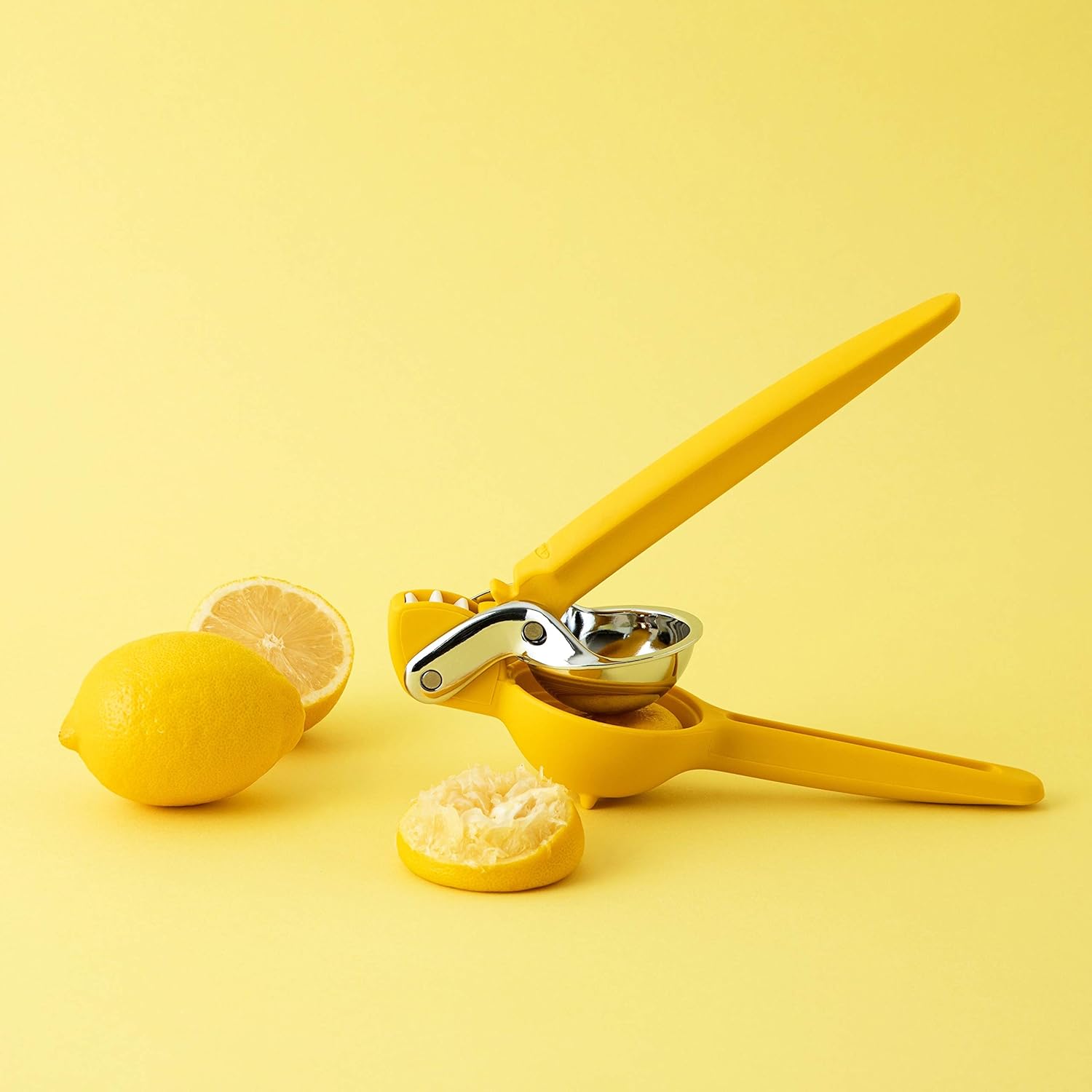 Chef'n FreshForce Citrus Juicer (Lemon): Hand Juicers: Kitchen & Dining