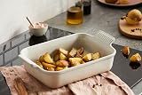Le Creuset Heritage Rectangular Dish Stoneware 26 cm Meringue 2.4L view 2