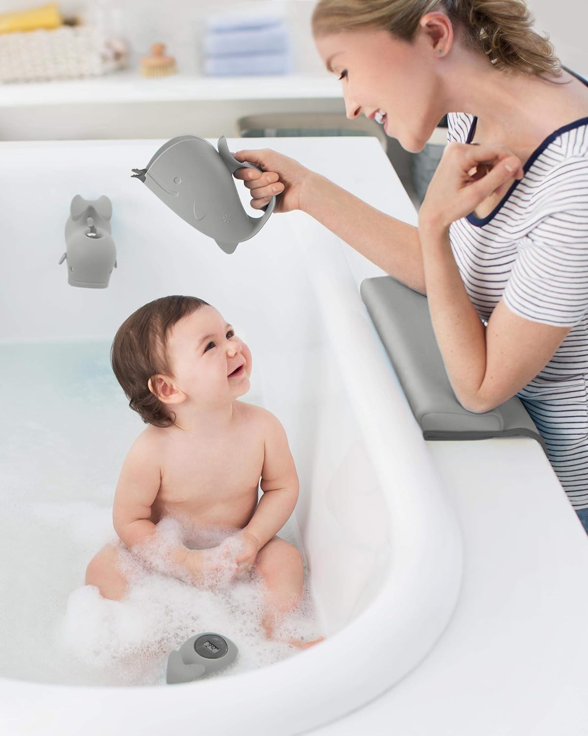 Skip Hop Moby Bath Rinse Cup: Tear-free Waterfall Rinser, Grey : Baby