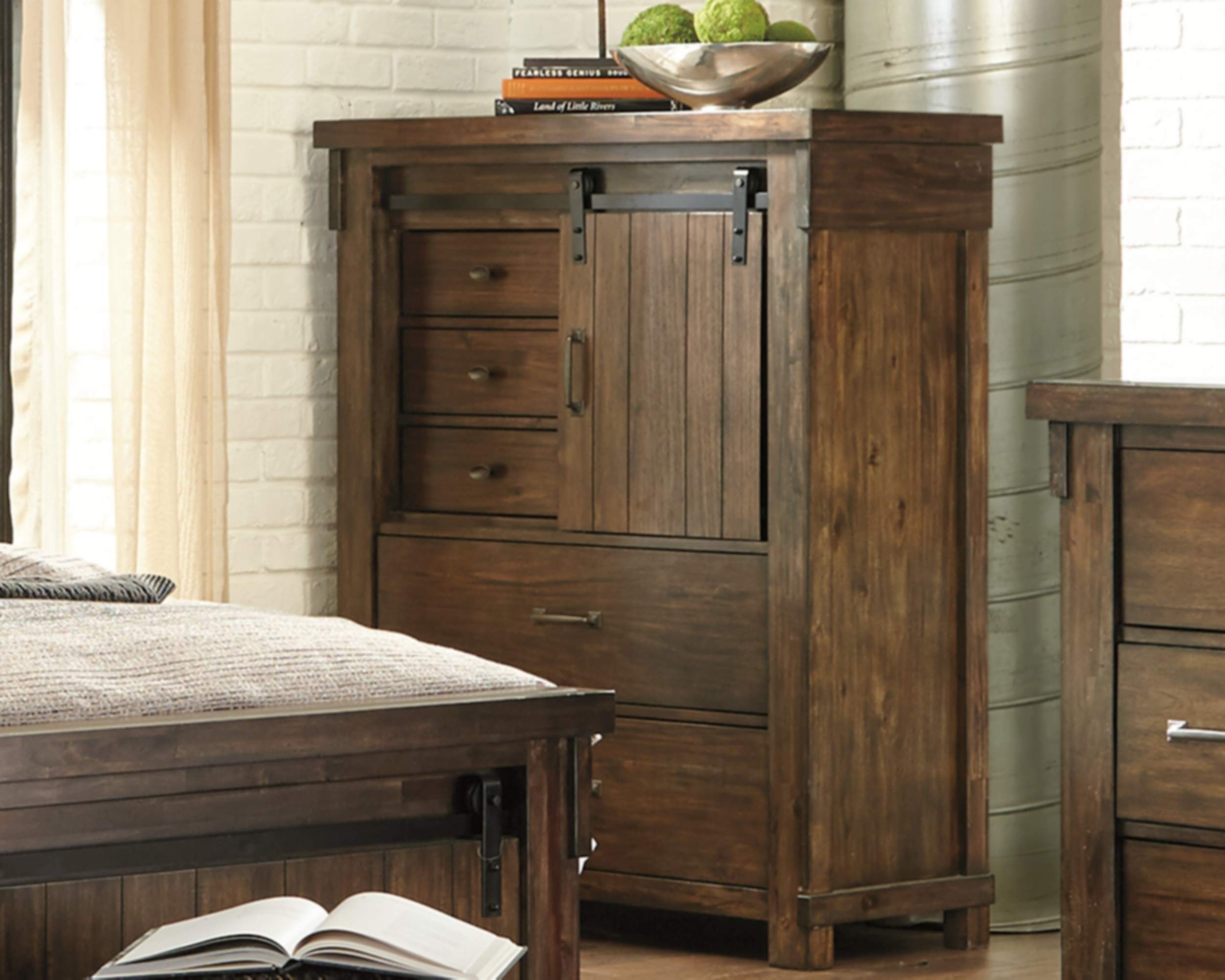 Ashley Furniture Signature Design - Lakeleigh Chest of Drawers - Brown