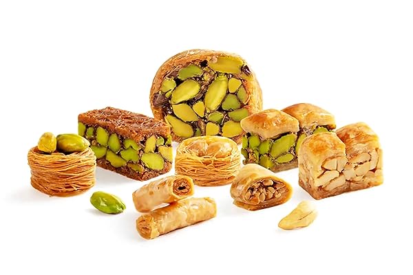 ZAITOUNE CASHEW & PISTACHIO BAKLAVA SELECTION BOX – 0.55 LB | TRADITIONAL LUXURY HONEY PASTRY | ARABIC DESSERT WITH AUTHENTIC FLAVORS IN BEAUTIFUL PACKAGING | HANDMADE IN TURKEY