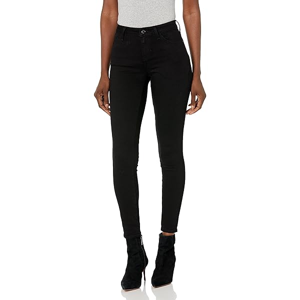 what shoes to wear with cigarette jeans Here's The Skinny On What Shoes to Wear With Your Cigarette Jeans