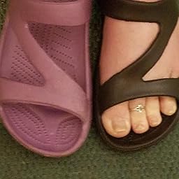 amazon dawgs sandals