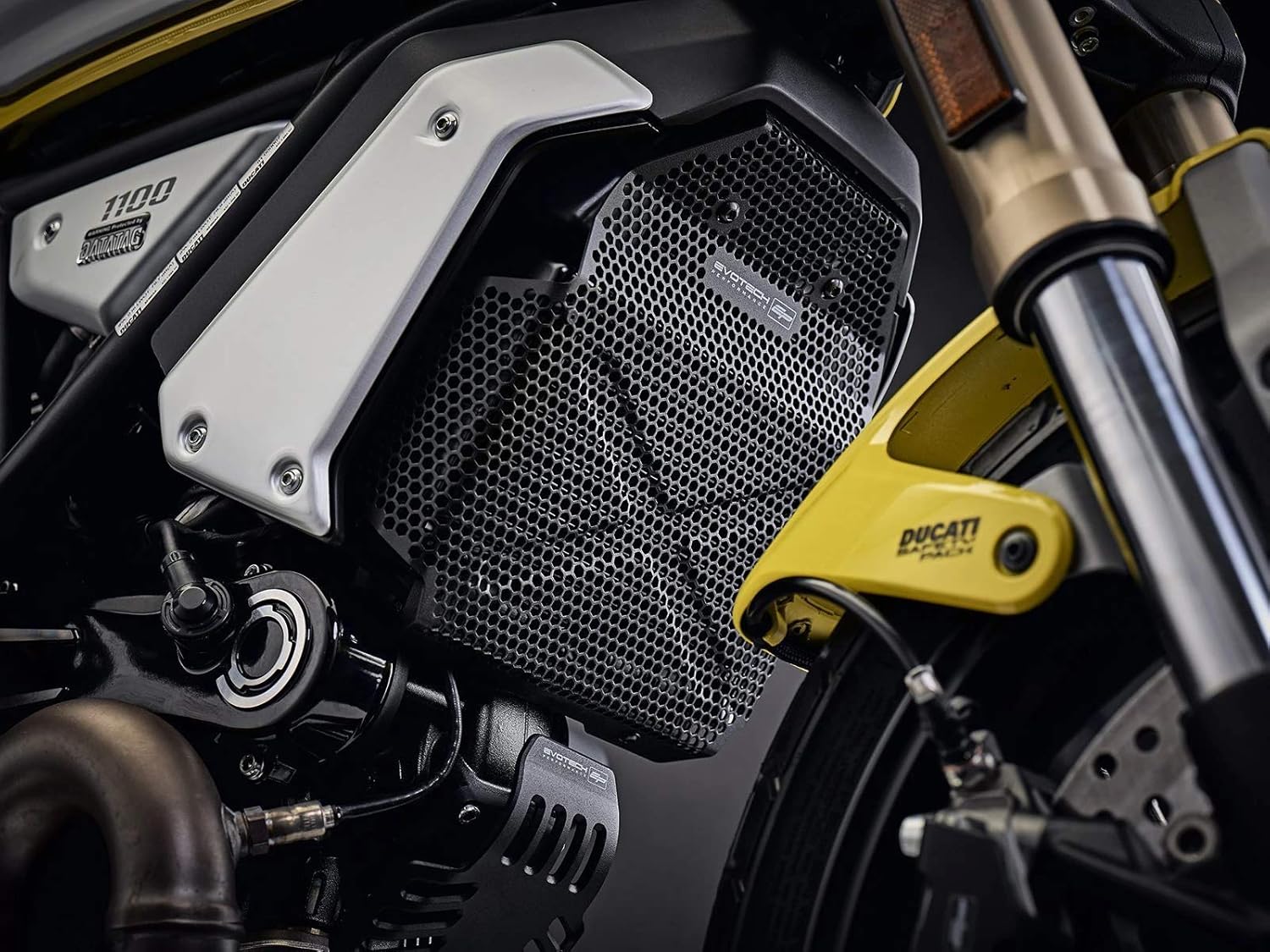 Amazon Com Evotech Ducati Scrambler 1100 Oil Cooler Guard Automotive