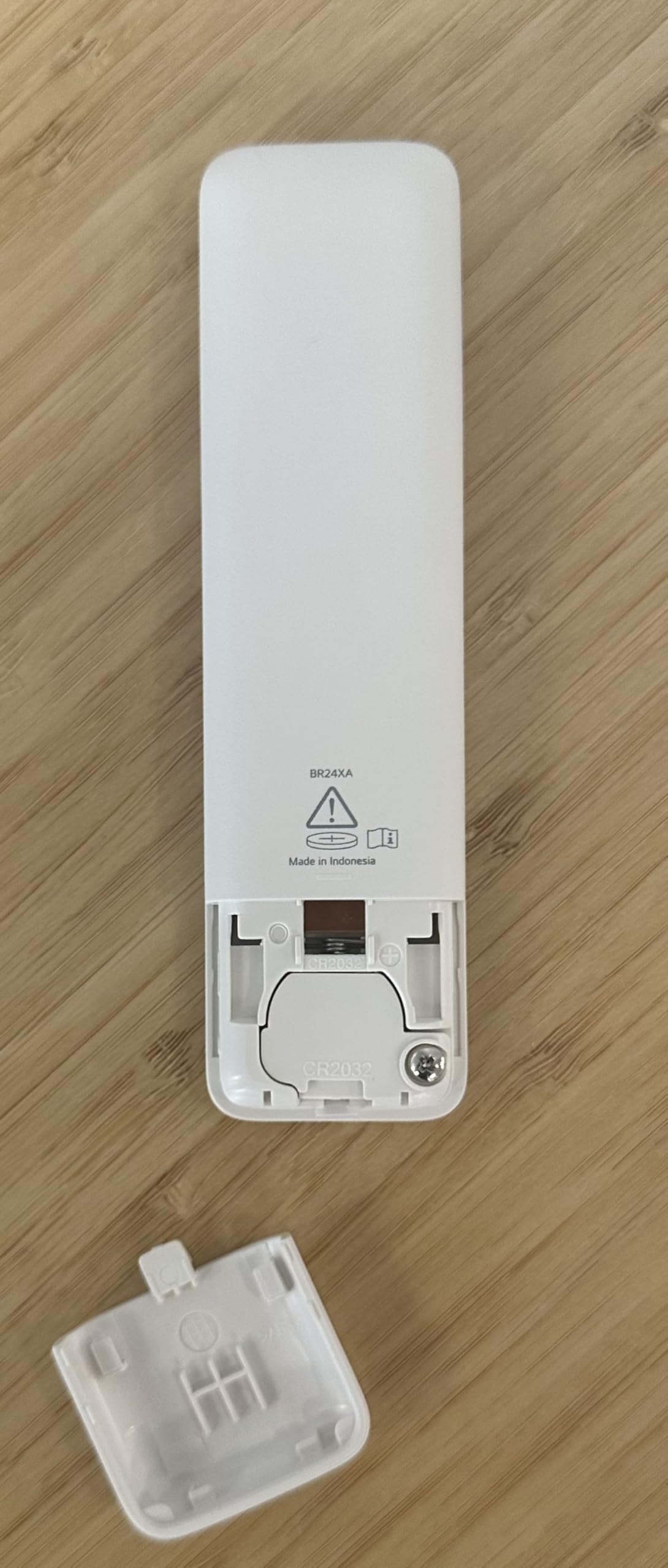 LG 27-Inch StanbyME 2 with Folio Cover, Portable Touch Screen, Dolby Vision, HDR10, Filmmaker Mode, Built-in Battery, Full Swivel Rotation (27LX6TYGA, 2025)