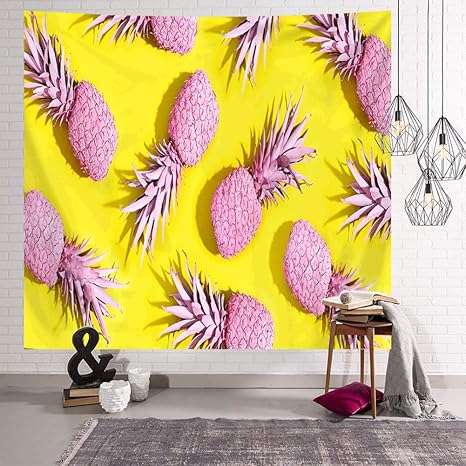 Amazon Co Jp パイナップルタペストリー壁掛け ベッドルームリビングルーム寮のための創造的なフルーツウォール装飾クロス黄色の背景とピンクの パイナップルの壁カーペット D 150x100cm 59x39inch ホーム キッチン