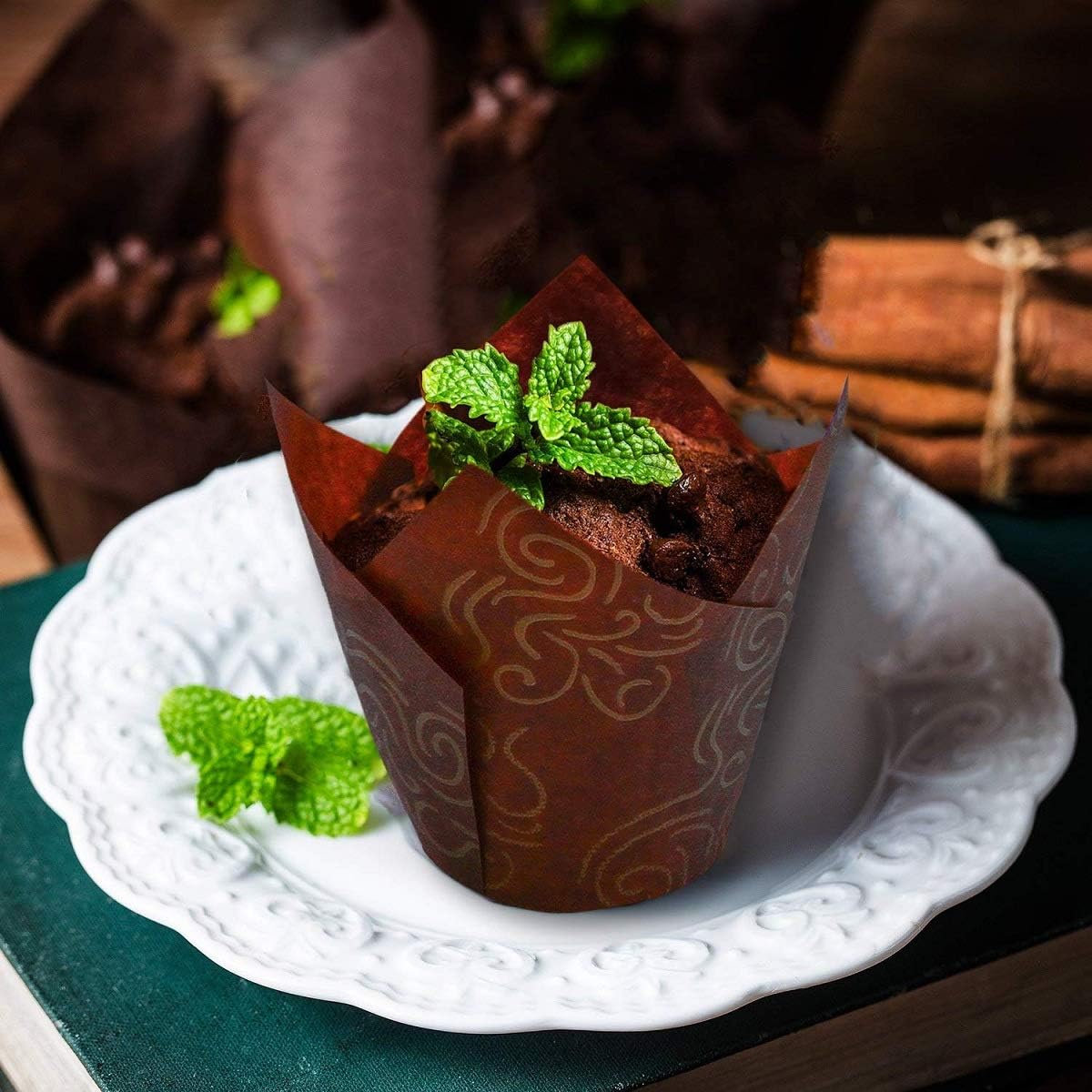 Gateau Guanici Tulip Cupcake Doublure Tulipe Cuisson Papier Tulipe Moules De Cuisson Mini Gobelet En Papier Sulfurise Resistant Aux Hautes Temperatures Pour Les Muffins Marron Cupcake 150 Pieces Ustensiles A Patisserie Cuisine