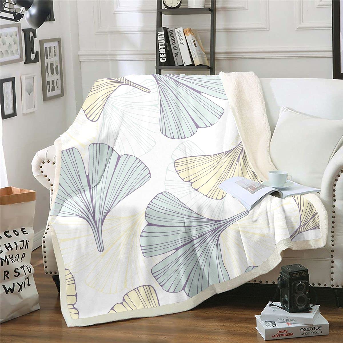 Ginkgo Leaves Fleece Throw Blanket for Bed Sofa Botanical Leaf Plush Blanket Nature Sherpa Blanket Beige Warm Fuzzy Blanket Double 60x79 Inch