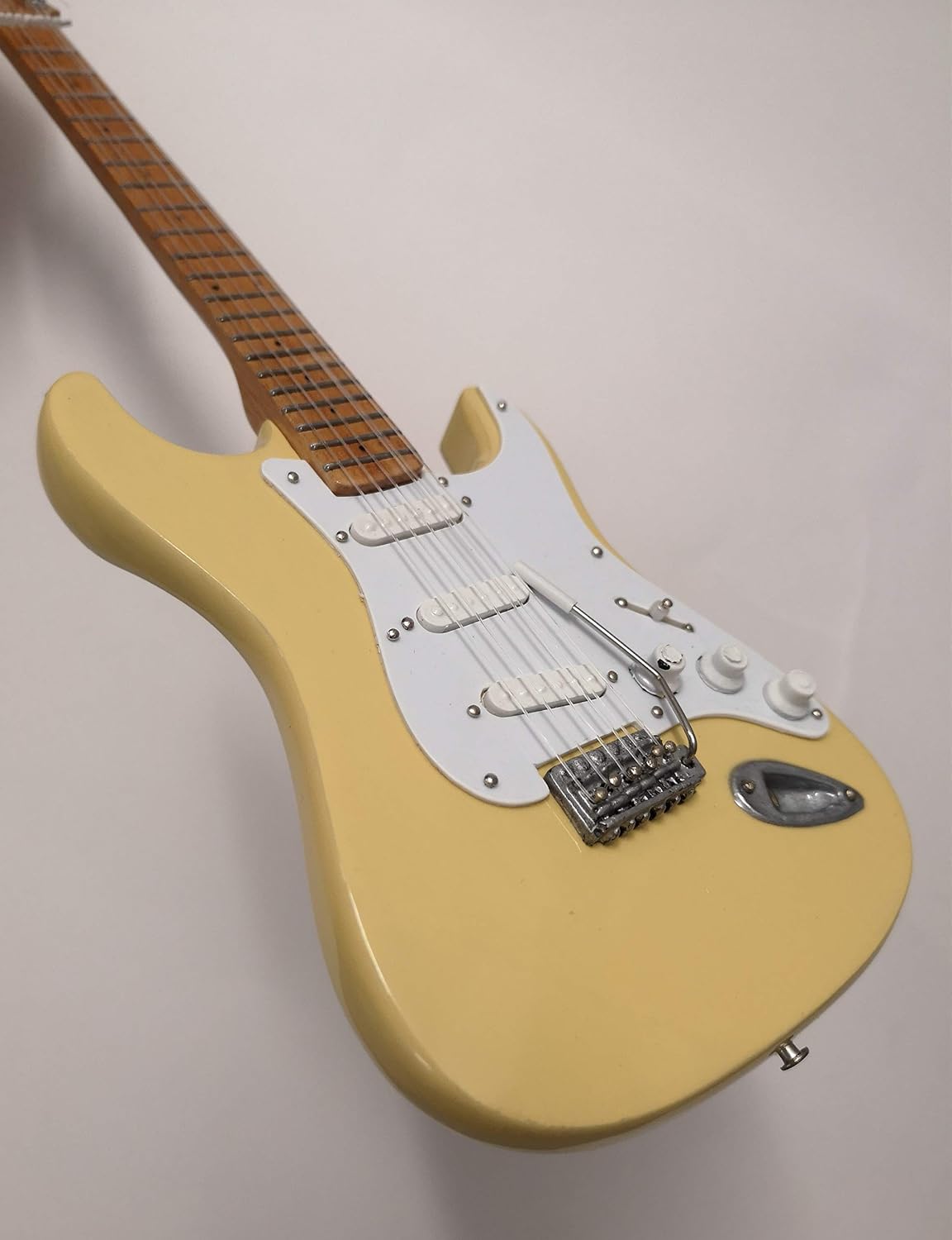 Jimi Hendrix: 1968 White, Miniature Guitar Replica, Music Gifts, Handmade Ornamental 1/4 Scale, Includes a Display Box - Image 3