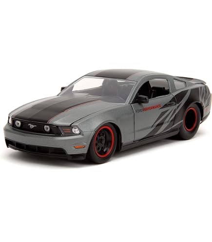Amazon.com: Jada Big Time Muscle 1:24 2006 Ford Mustang GT Die
