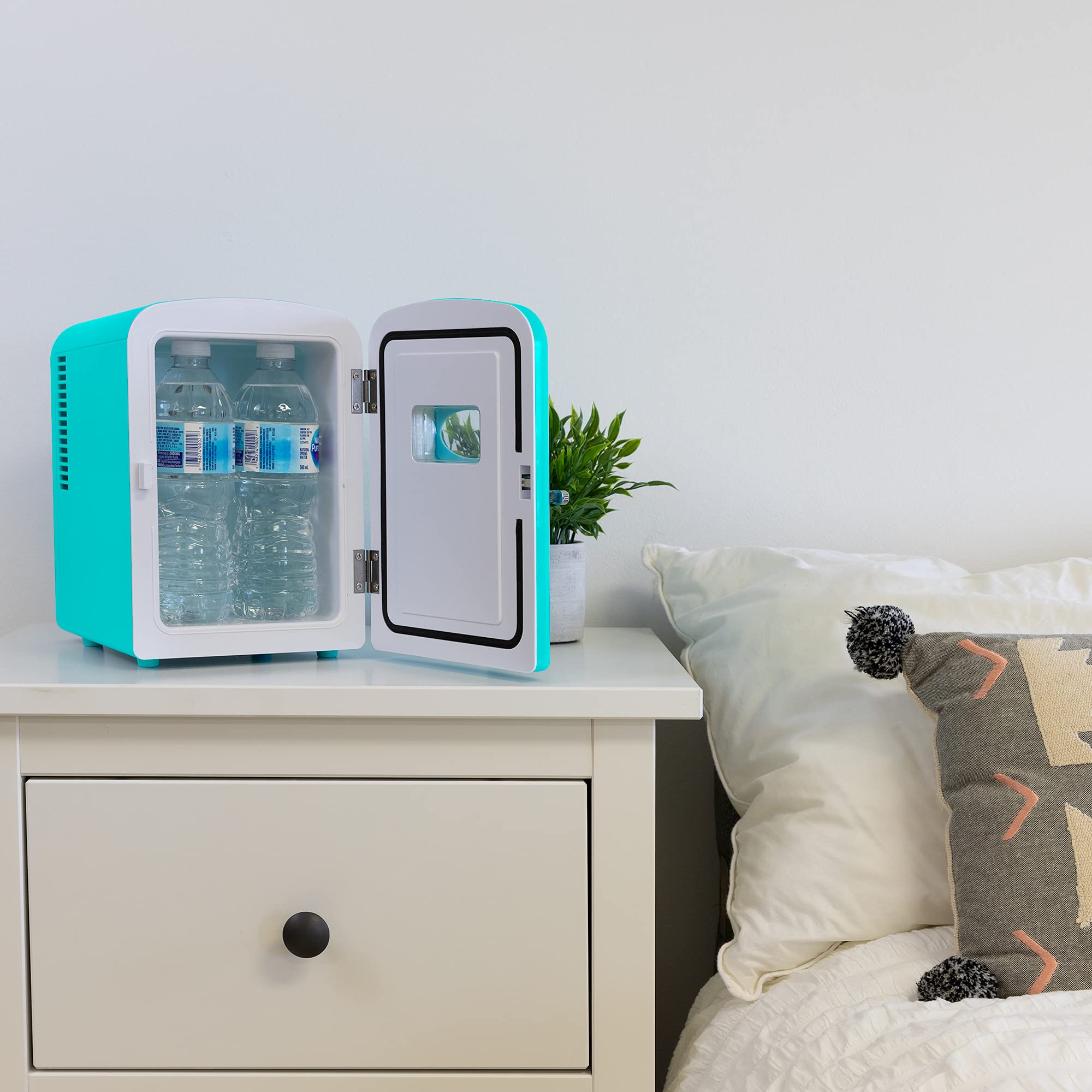 Koolatron Retro Portable Mini Fridge 4 Liter/6 Can