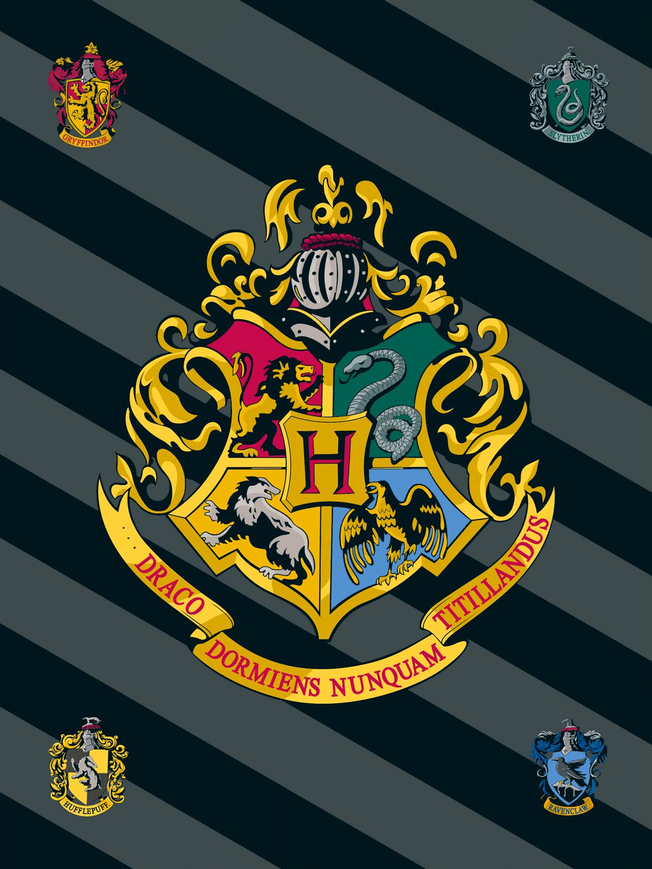 JFABRICS Harry Potter Hogwarts Crest Throw Blanket