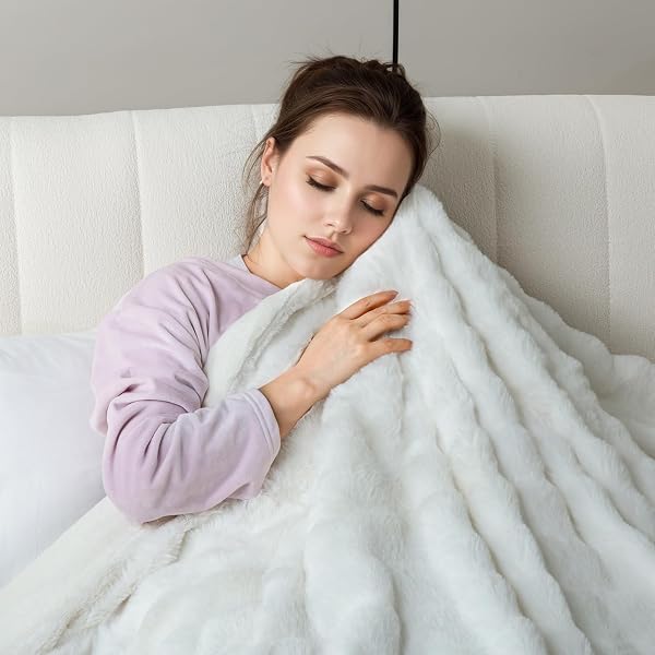 TIMICALDA HEATED BLANKET ELECTRIC THROW- 50″X60″ SOFT THICK BUBBLE ELECTRIC BLANKET FOR SOFA WITH 5 HEAT LEVELS & 4 HOURS AUTO-OFF OVERHEAT PROTECTION, WARM COZY GIFTS, CREAM