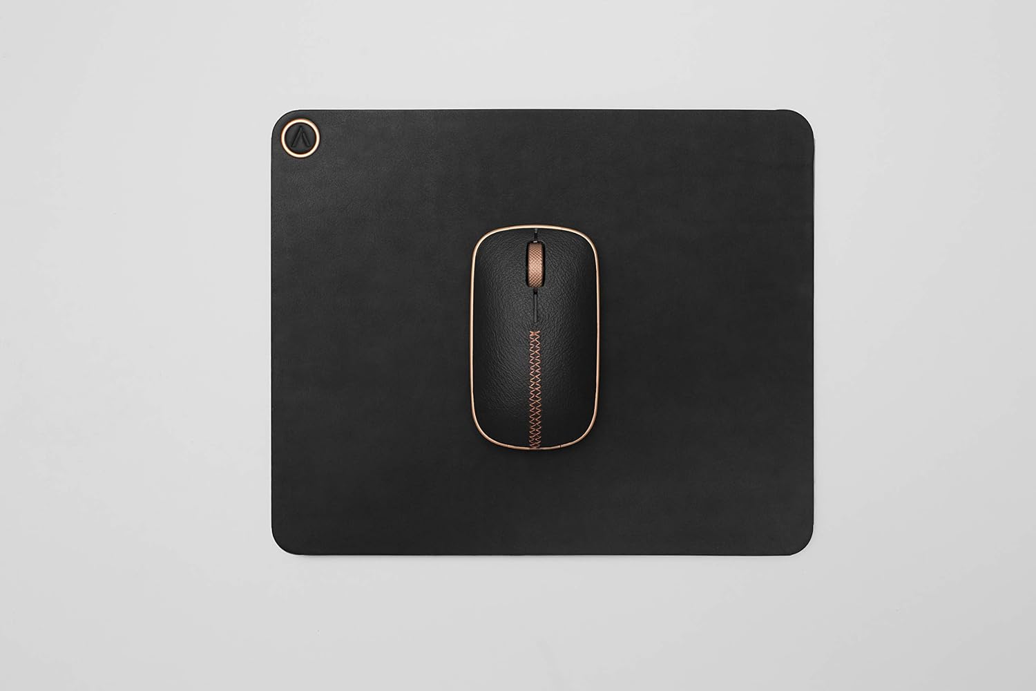 AZIO, Retro Classic Mouse Pad, R.C.M.P. Regular NERO, black leather mouse pad - Image 4