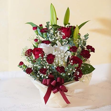 Amazon フロリスト花正 生花 おまかせアレンジメントl 赤 ピンク系 花正オリジナル商品 日付指定可能 フラワーギフト 贈り物 ギフト 誕生日 記念日 お祝い 門出 バレンタイン ホワイトデー クリスマス 母の日 父の日 敬老の日 いい夫婦の日 愛妻の日