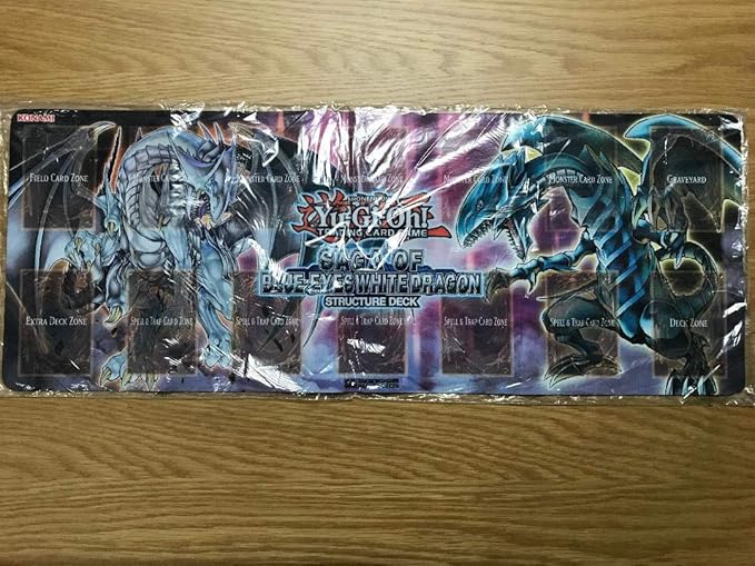 Amazon 遊戯王 公式 青眼 ハーフ プレイマット アイドル 芸能人グッズ 通販