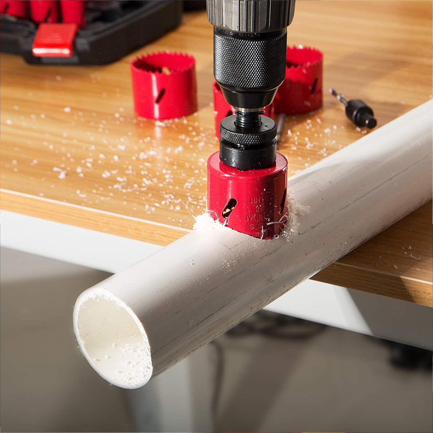 Bi-Metal Hole Saw Kit, HYCHIKA 17 Pcs High Speed Steel 3/4 inches- 2-1/2 inches Set in Case with Mandrels, Durable High Speed Steel, Perfect for Drilling PVC Board, Metal, and Plastic Plate: Home Improvement