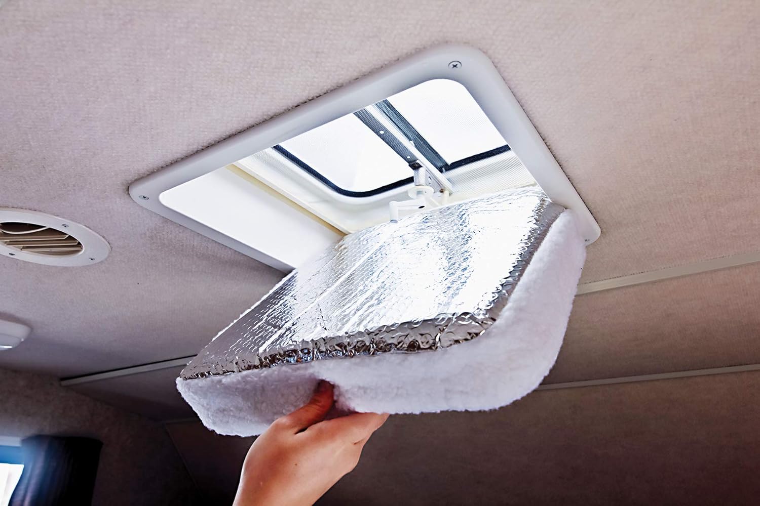 Camco RV Vent Insulator And Skylight Cover With Reflective Surface, Fits Standard 14" RV Vents (45192): Automotive