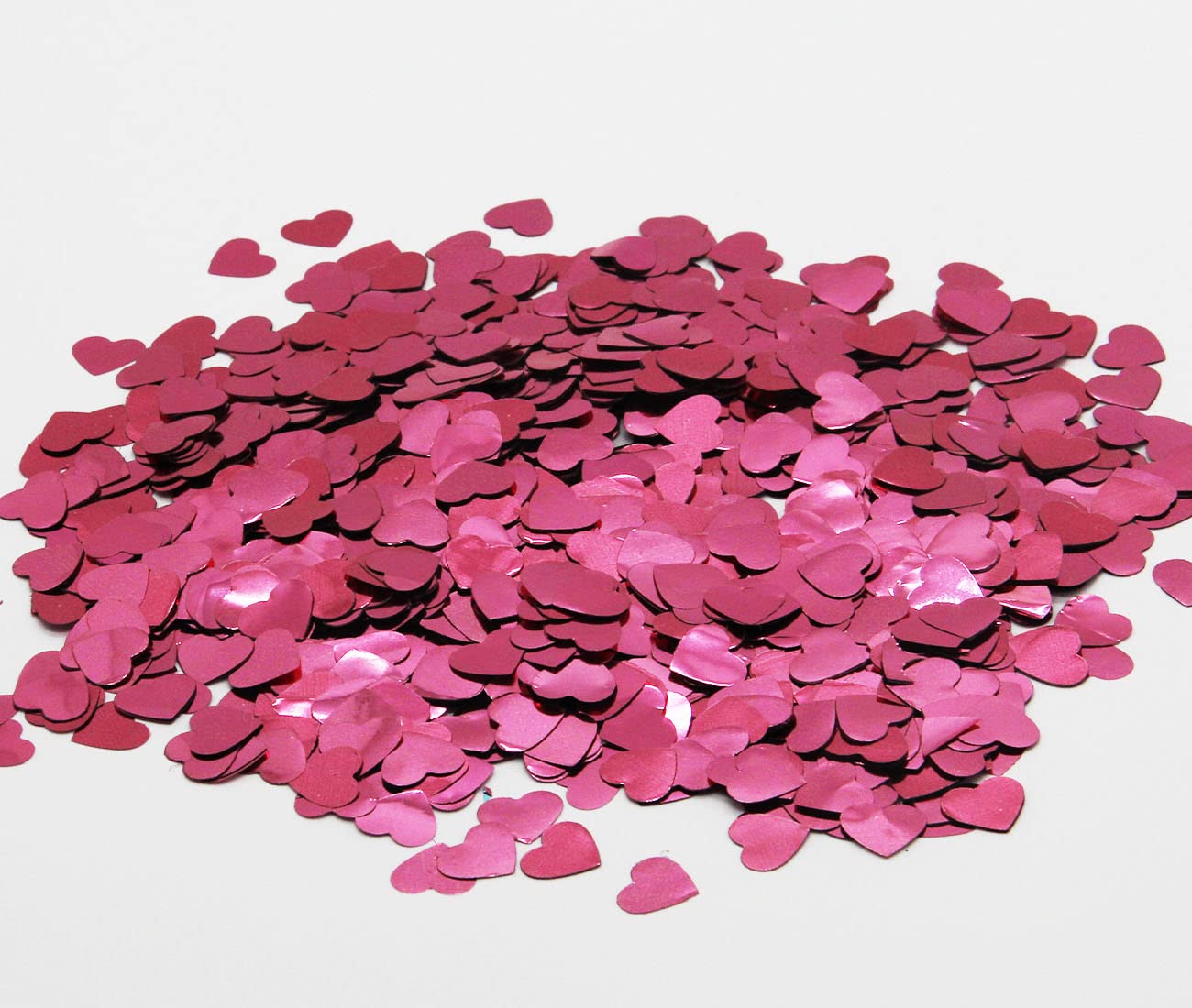 CC wonderland zone 50g Pink Metallic Shiny Heart Confetti-Table Confetti for Wedding Engagement Valentine's Day Birthday Party Decorations(Φ1.5cm)