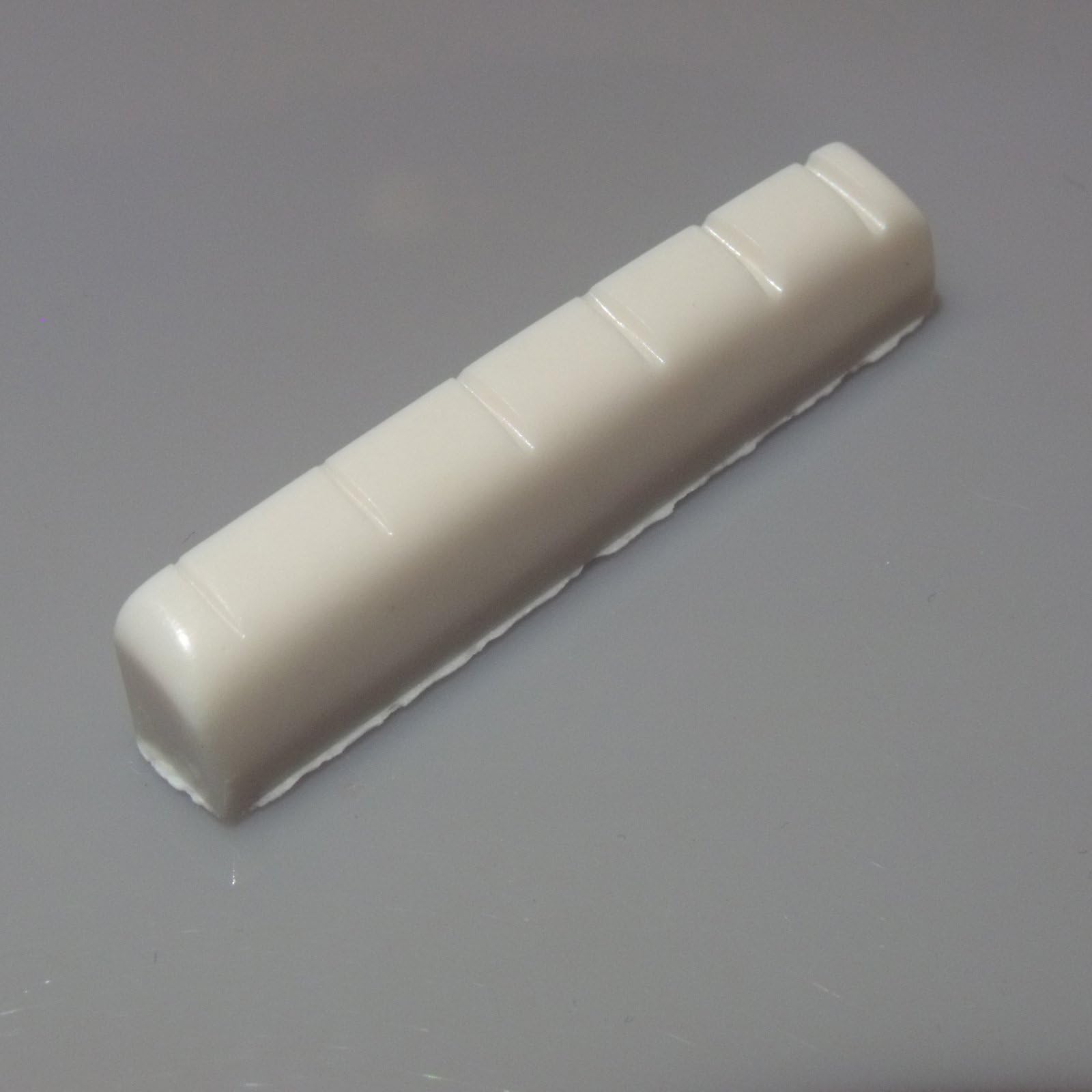 Guitar top nut 44mm x 6mm six string in white