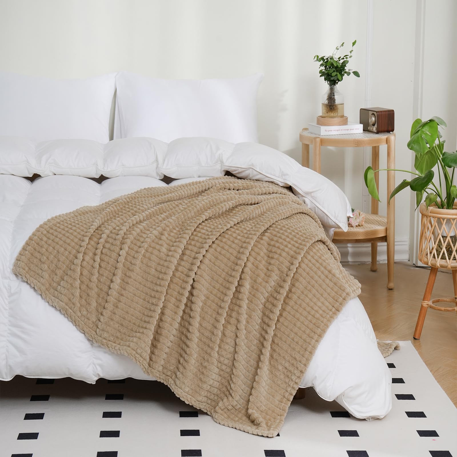 Puncuntex Flannel Fleece Throw Blanket Khaki