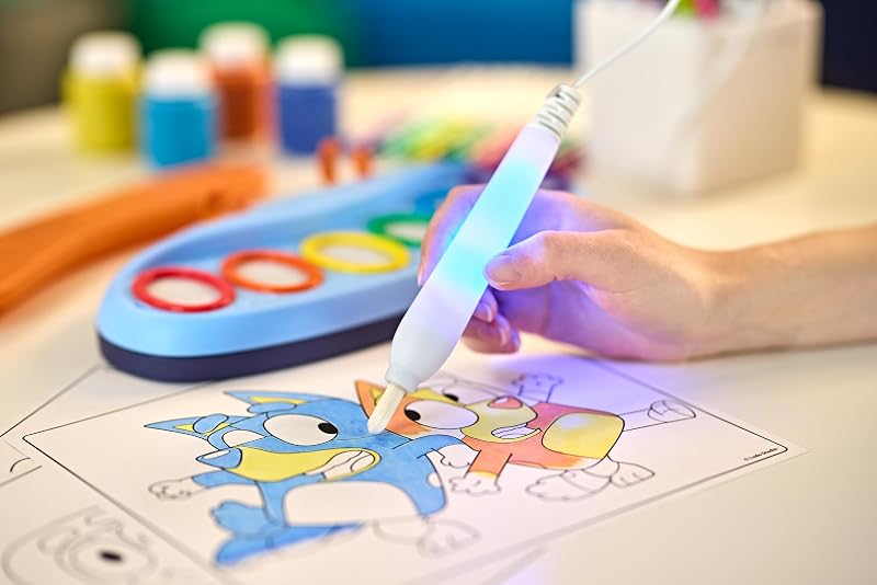 - Color Wonder Magic Light Brush Bluey, Set Pittura Senza Macchia, attività Creativa e Regalo per Bambini dai 3 Anni, 75-7195