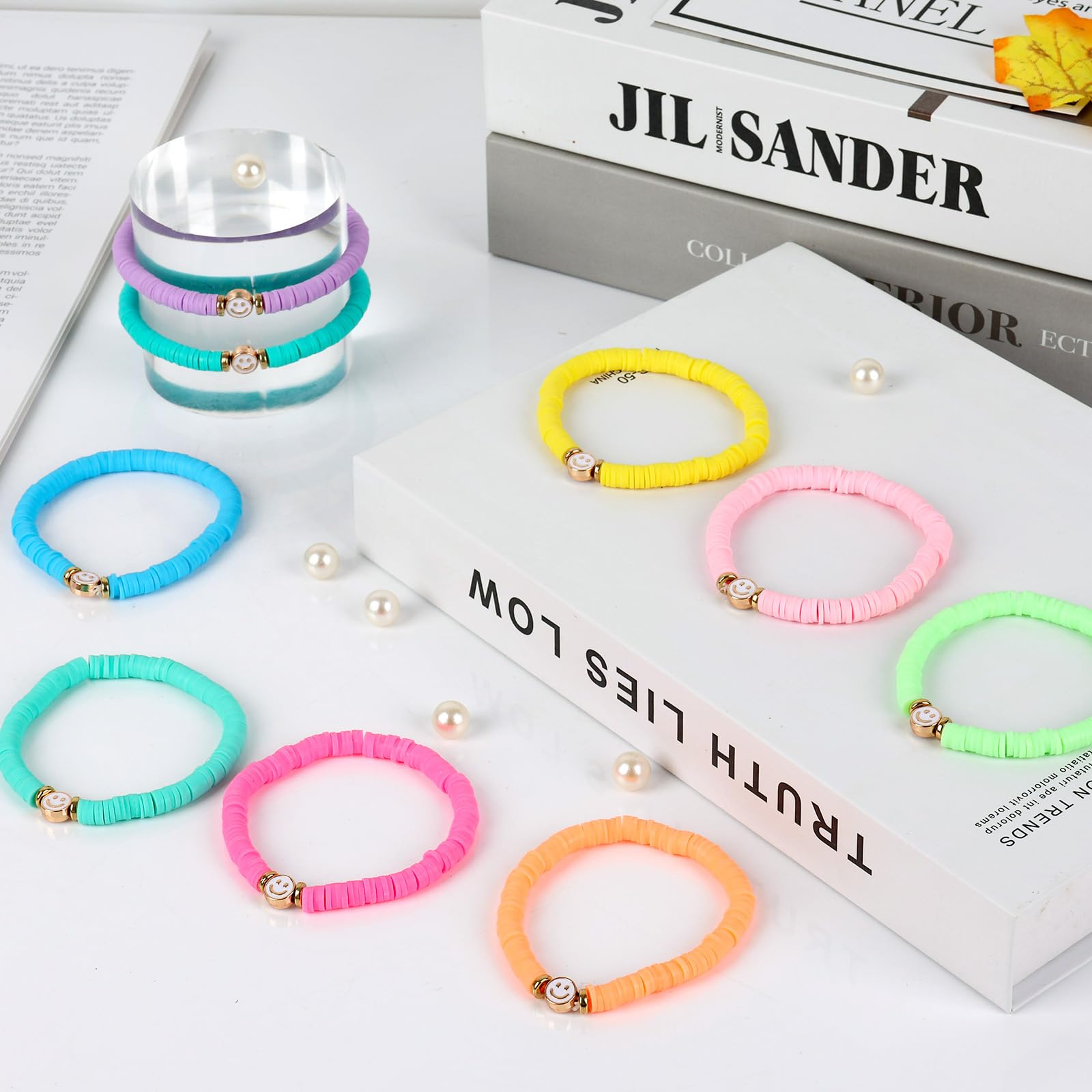 JIASHUYEYE Preppy Bracelets for Teen Girl, Party Favors for Kids 8-12, Beaded Clay Stretch Smile Face Friendship Bracelets, Cute Birthday Party Favors for Tweens