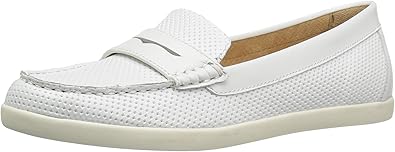 naturalizer boat shoes