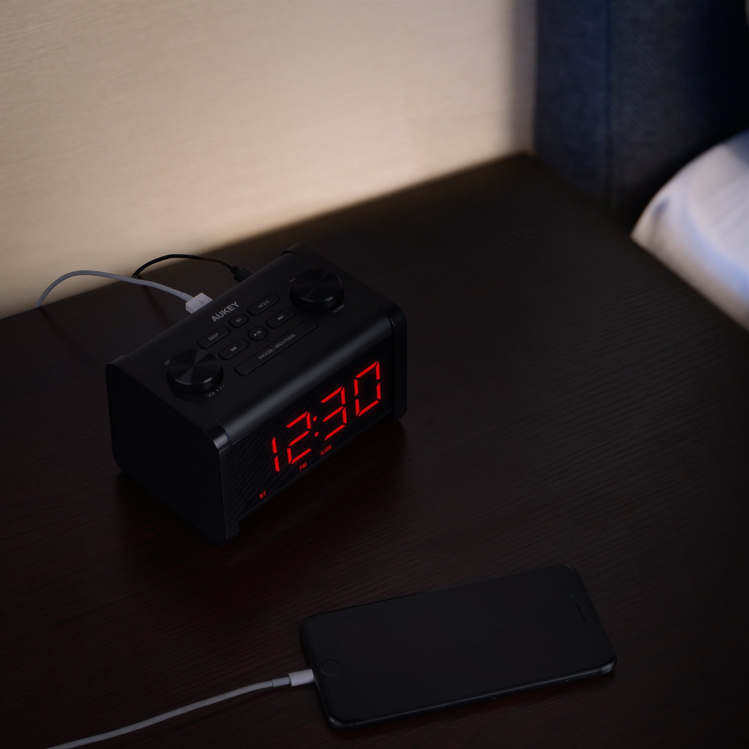 71YHDIWlLwL._SL1500_ Aukey SK-M37: recensione orologio con sveglia, radio FM, bluetooth, microfono